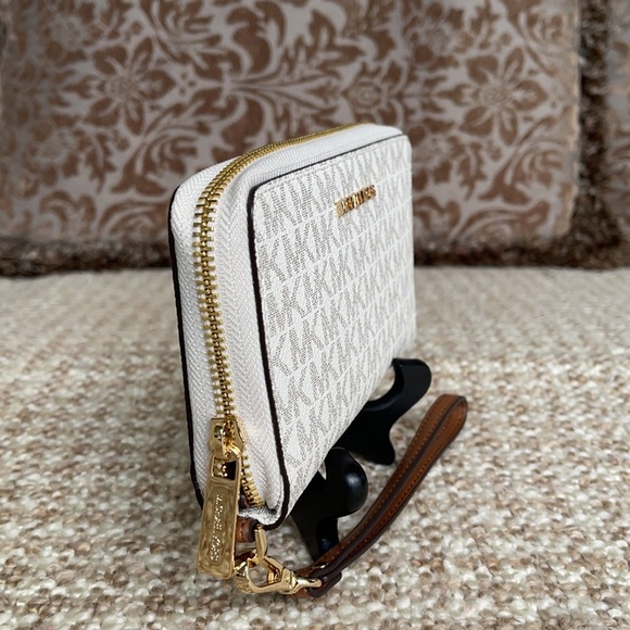 Michael Kors Jet Set Travel LG Flat MF Phone Case - Picture 6 of 16